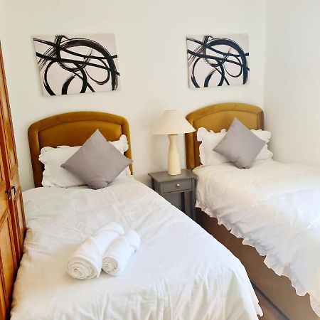 Immaculate 3-Bedrooms Dundee Apartment Esterno foto