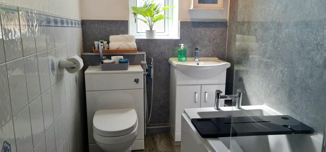 Immaculate 3-Bedrooms Dundee Apartment Esterno foto