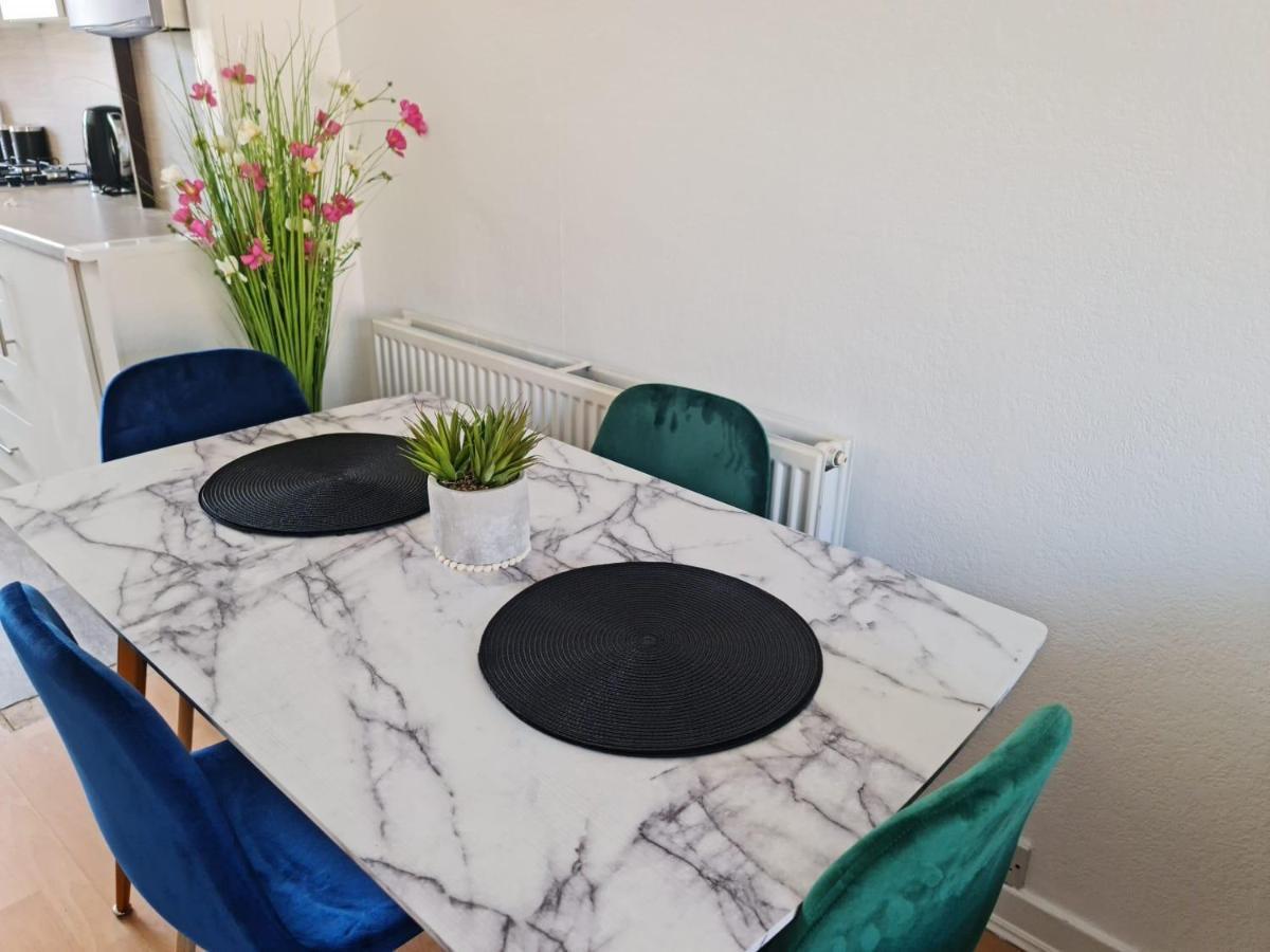 Immaculate 3-Bedrooms Dundee Apartment Esterno foto